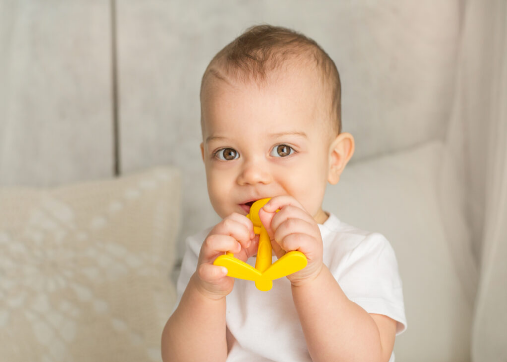 Silikonowy Gryzak Małpka Żółta GILIGUMS